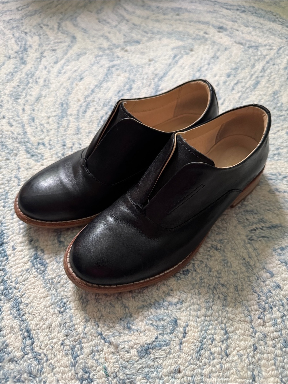 Clark’s Edenvale slip on Oxford 100% leather 6.5